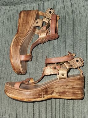 🍉A.S.98 Brown and Gold Leather Wedge Sandals